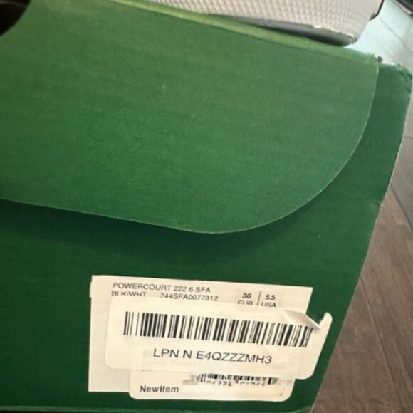 New Lacoste Powercourt Leather sneakers - Picture 5 of 8